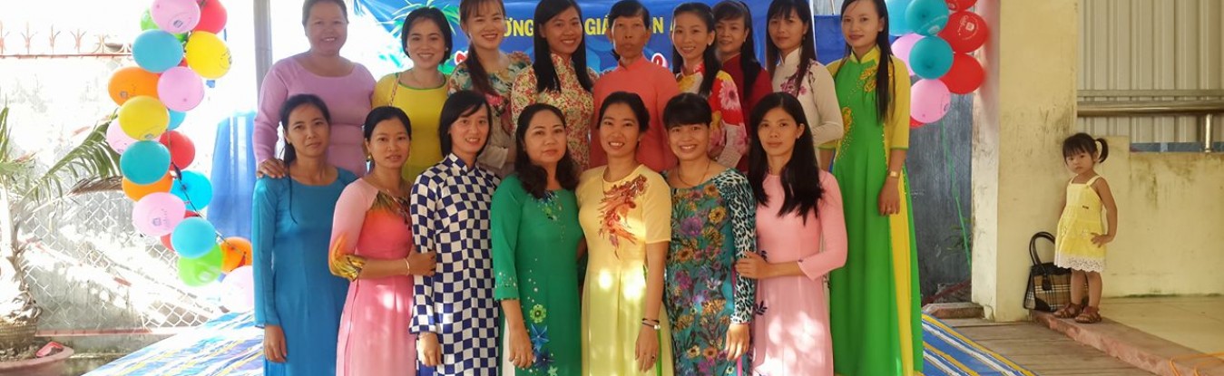 Các cô trong ngày hội đến trường năm học 2016-2017